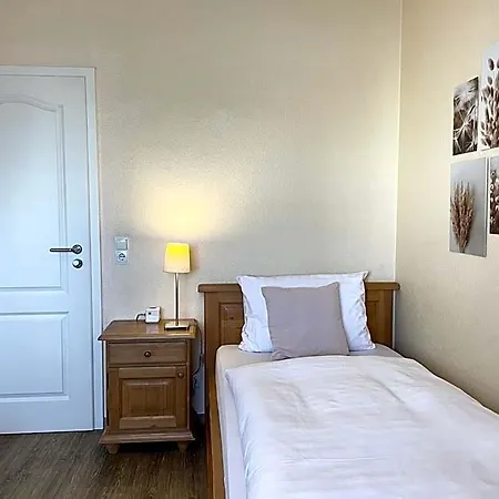 Hotel-pension Hommen 호텔